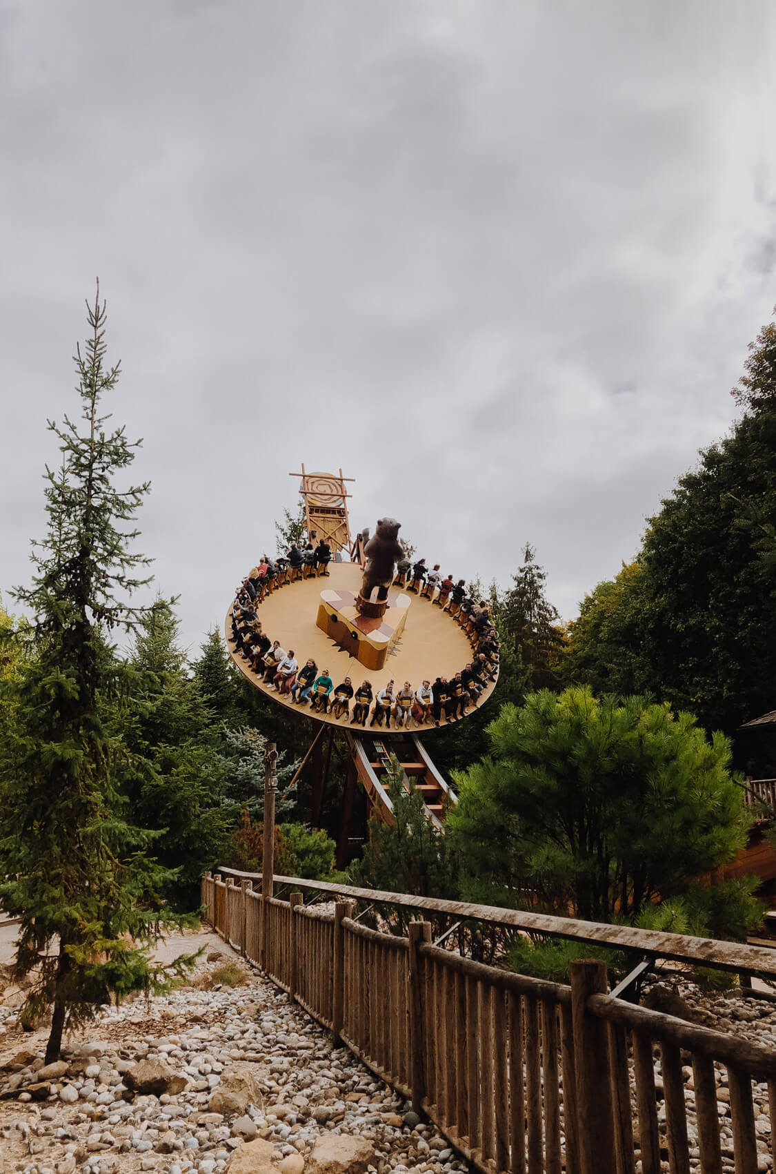 grizzli disco coaster nigloland parc attractions rotation